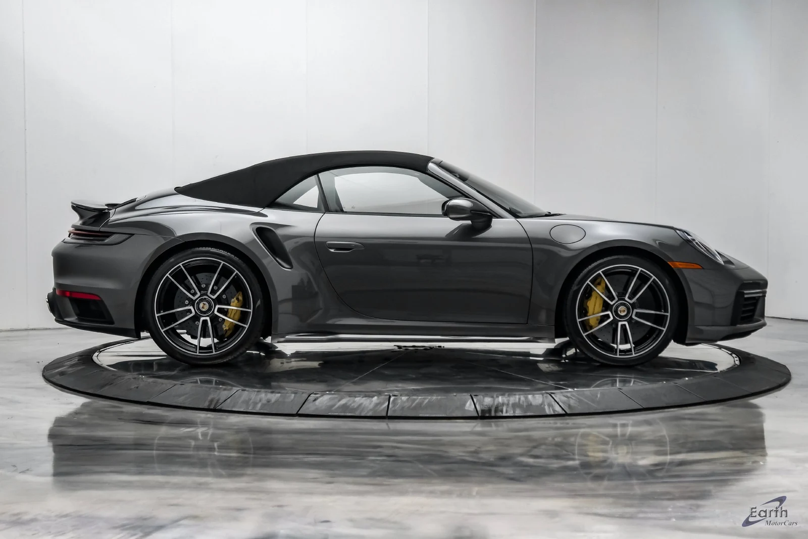 2024 Porsche 911 Turbo S Cabriolet (992.1), 24/27