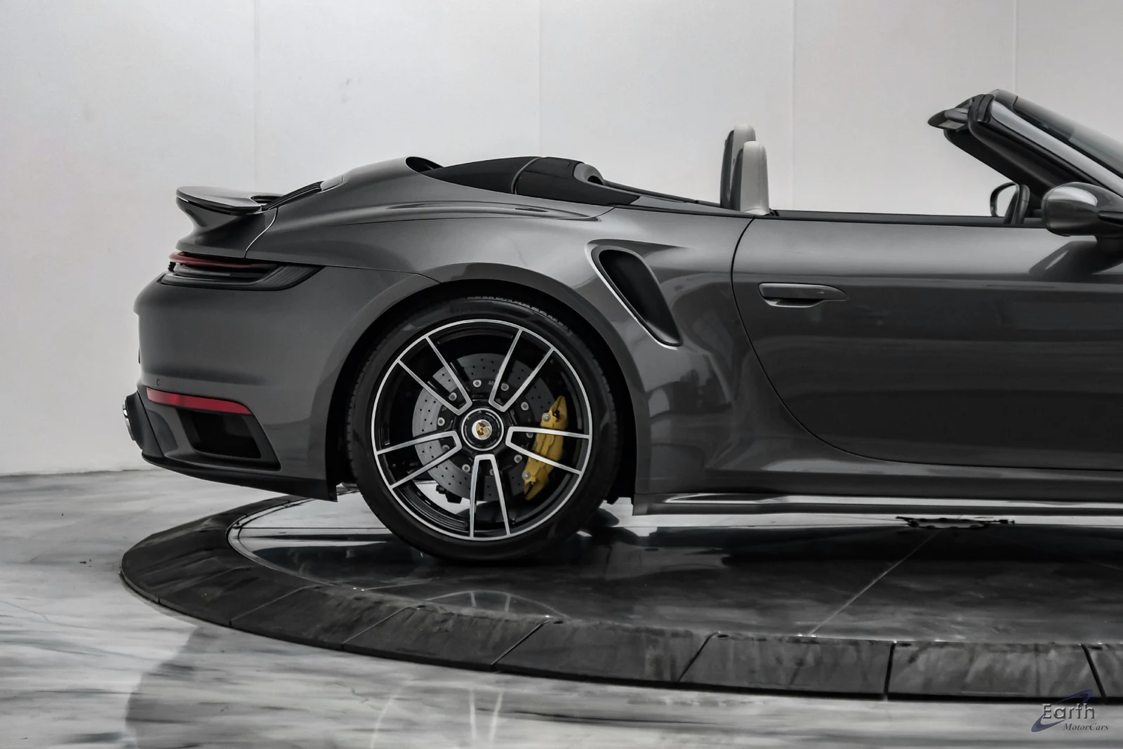 2024 Porsche 911 Turbo S Cabriolet (992.1), 25/27