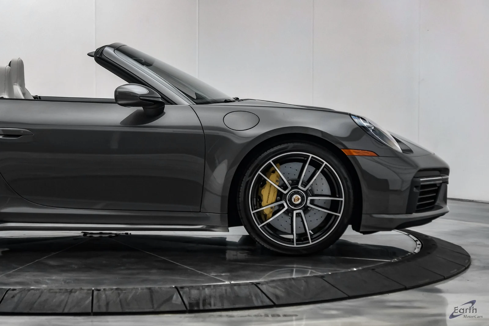 2024 Porsche 911 Turbo S Cabriolet (992.1), 26/27