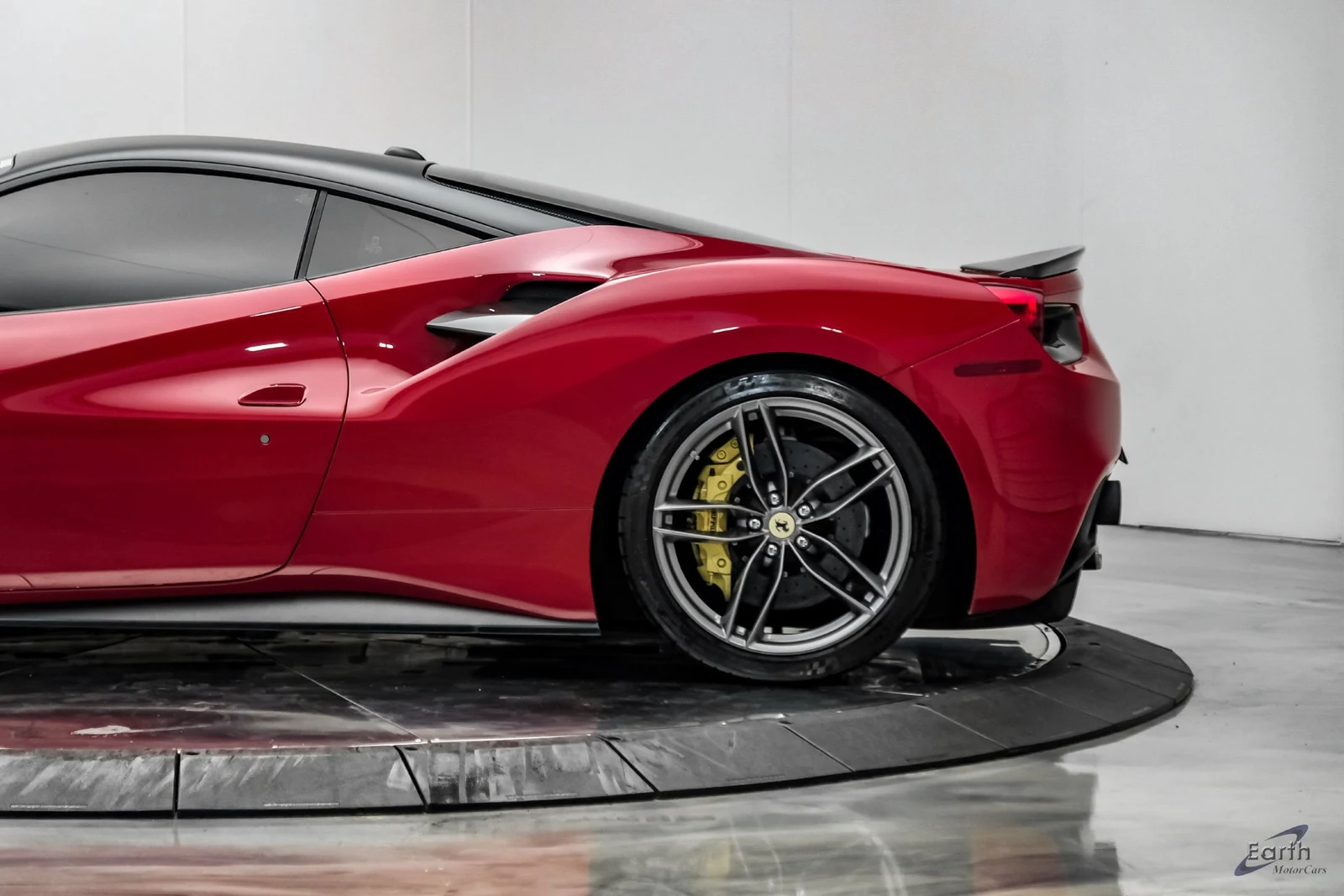 2017 Ferrari 488 GTB, 9/28