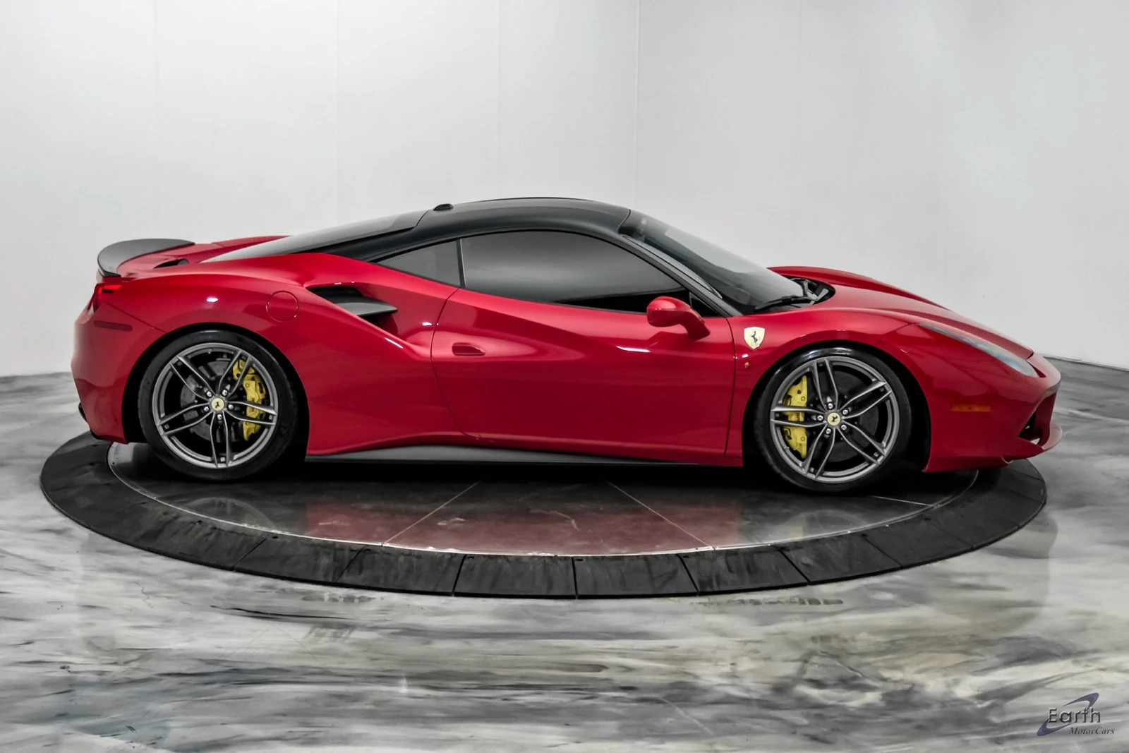 2017 Ferrari 488 GTB, 24/28