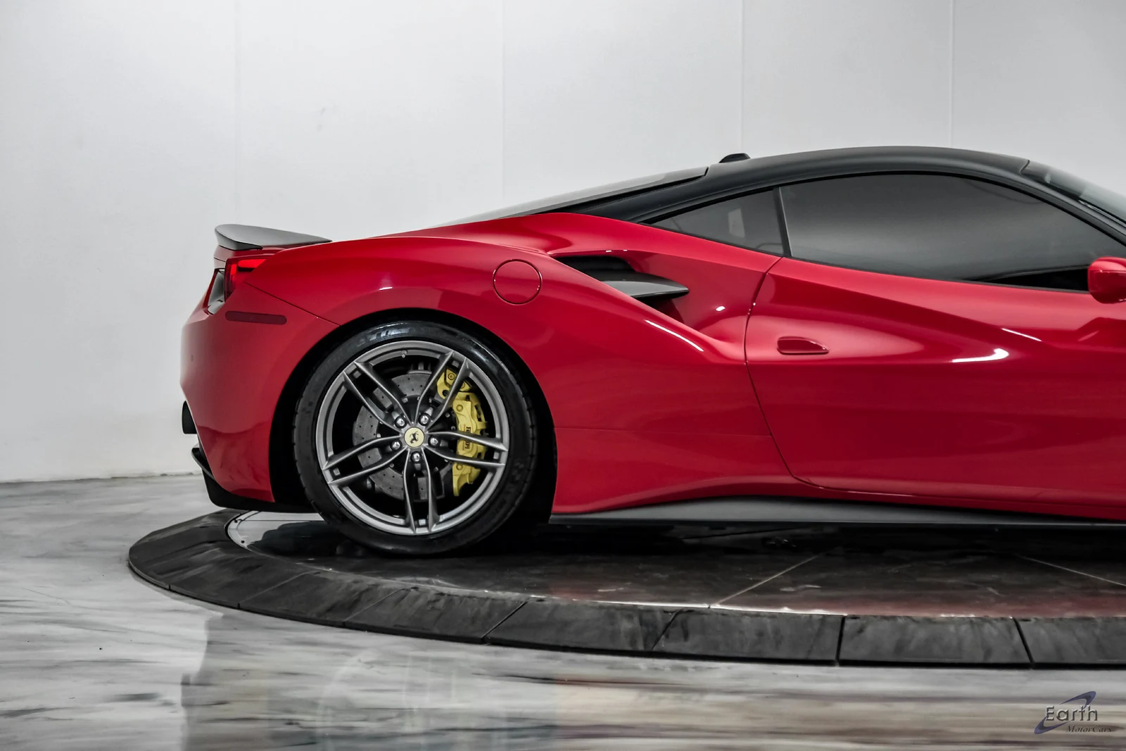 2017 Ferrari 488 GTB, 25/28