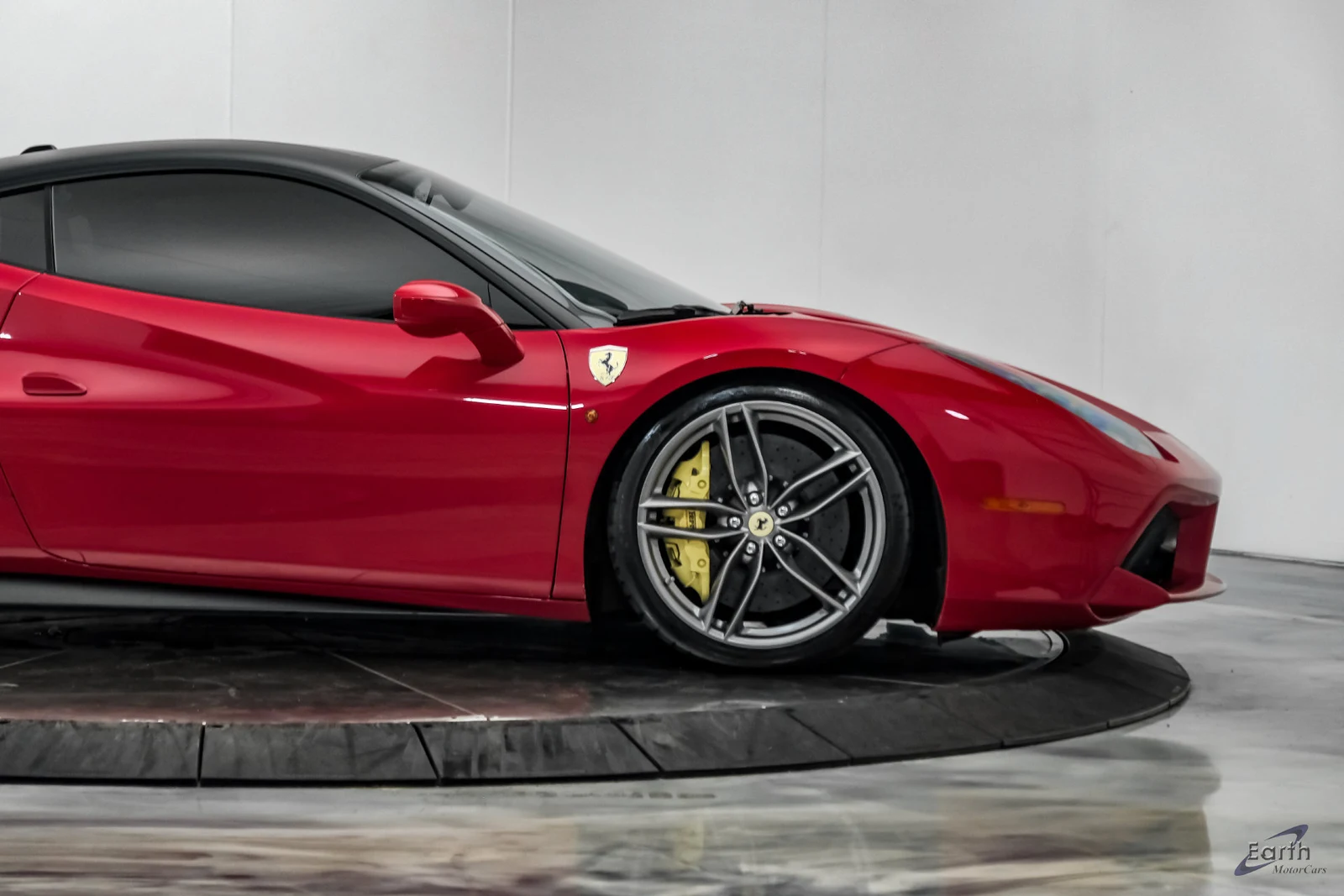 2017 Ferrari 488 GTB, 26/28