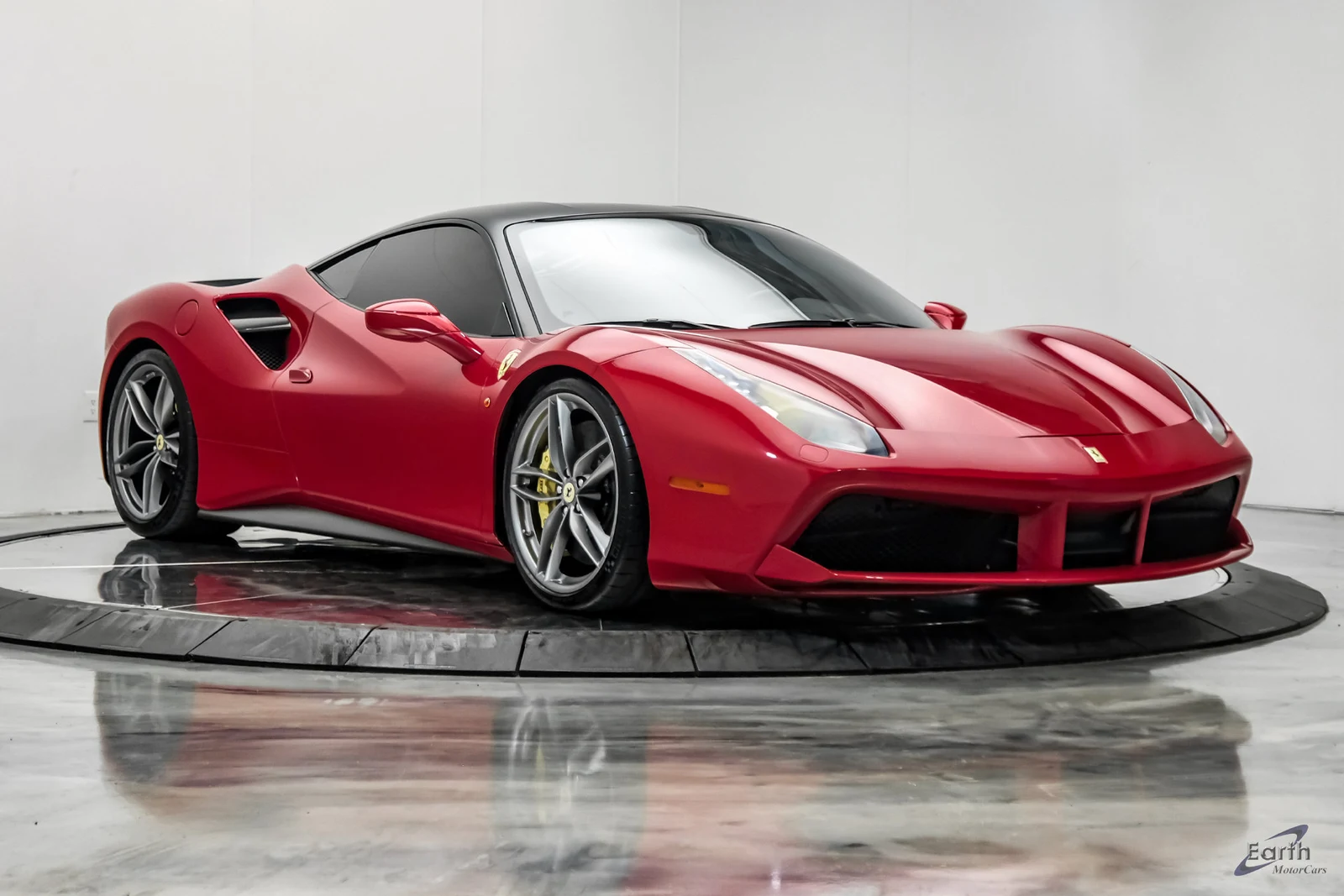 2017 Ferrari 488 GTB, 27/28