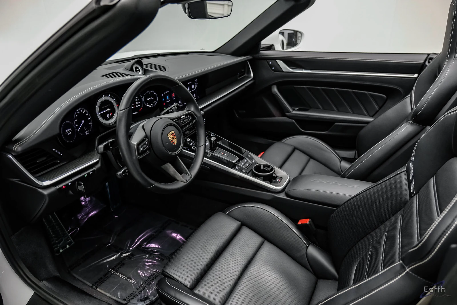 2024 Porsche 911 Turbo S Cabriolet (992.1), 2/28