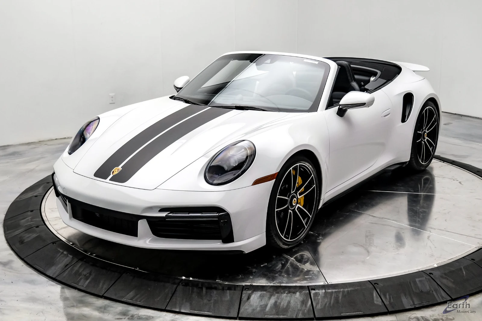 2024 Porsche 911 Turbo S Cabriolet (992.1), 3/28