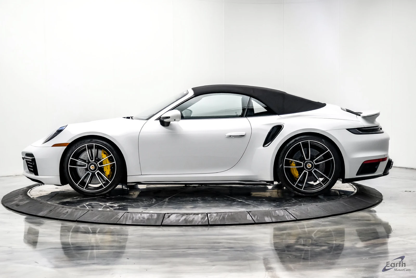 2024 Porsche 911 Turbo S Cabriolet (992.1), 6/28