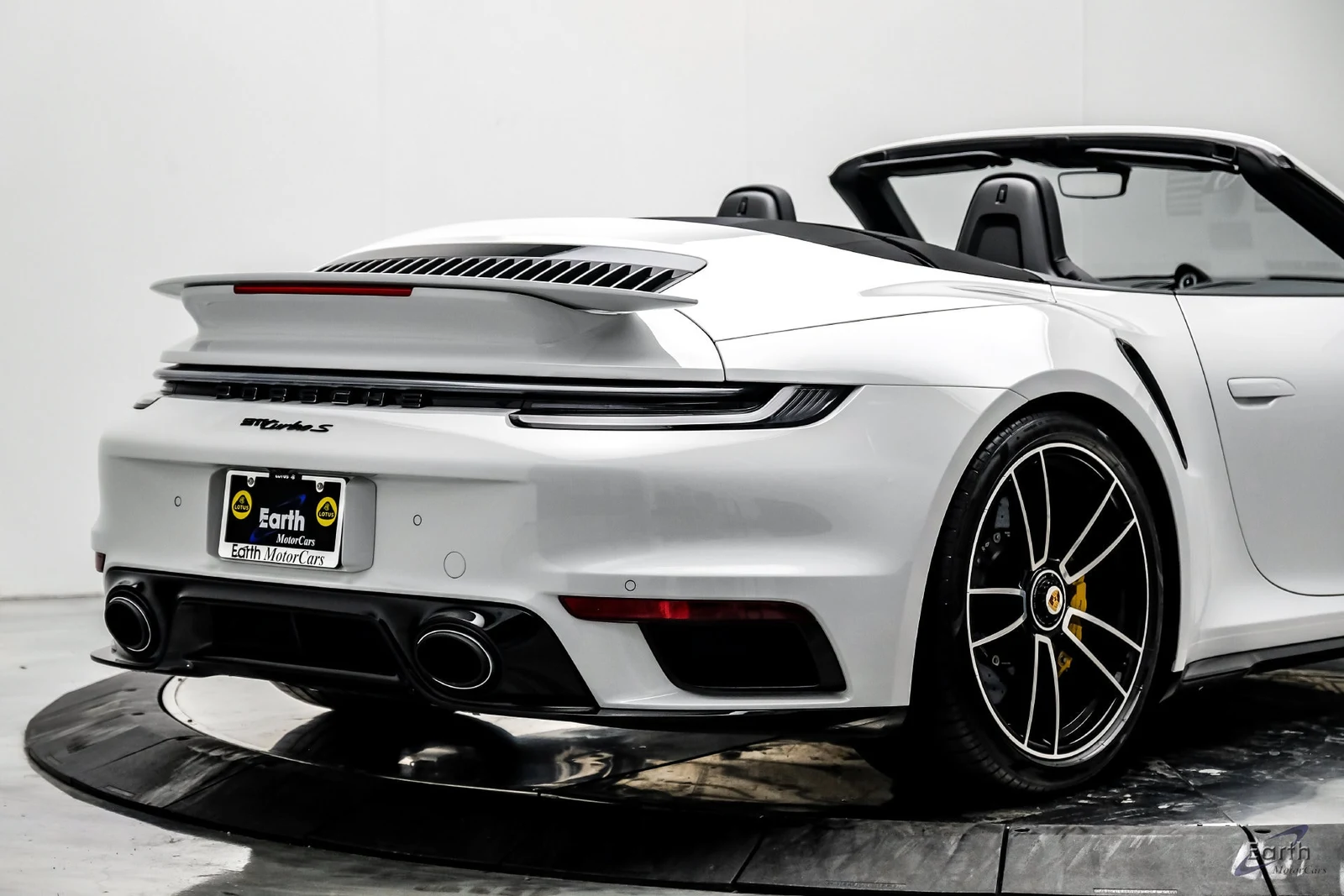 2024 Porsche 911 Turbo S Cabriolet (992.1), 20/28