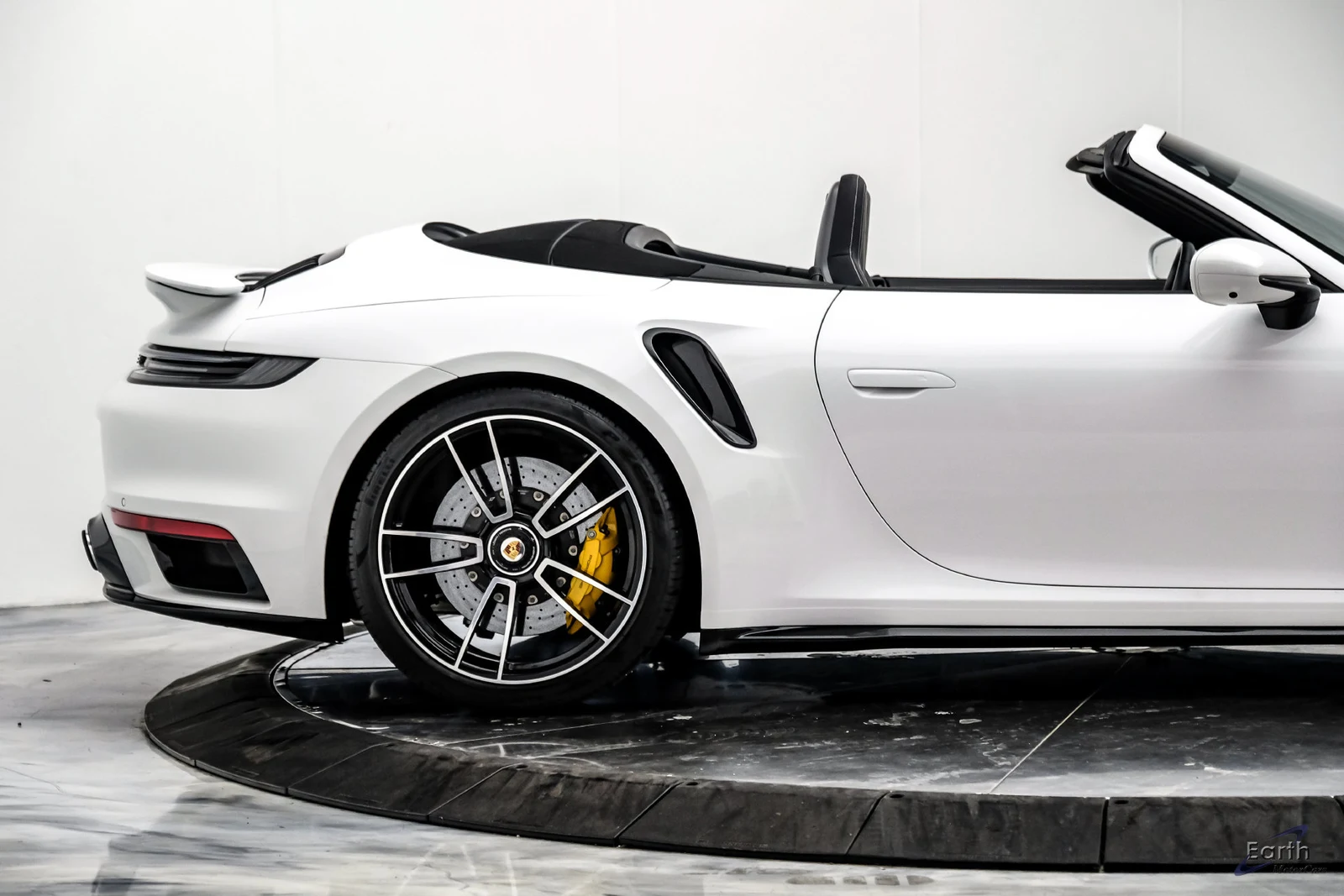 2024 Porsche 911 Turbo S Cabriolet (992.1), 23/28