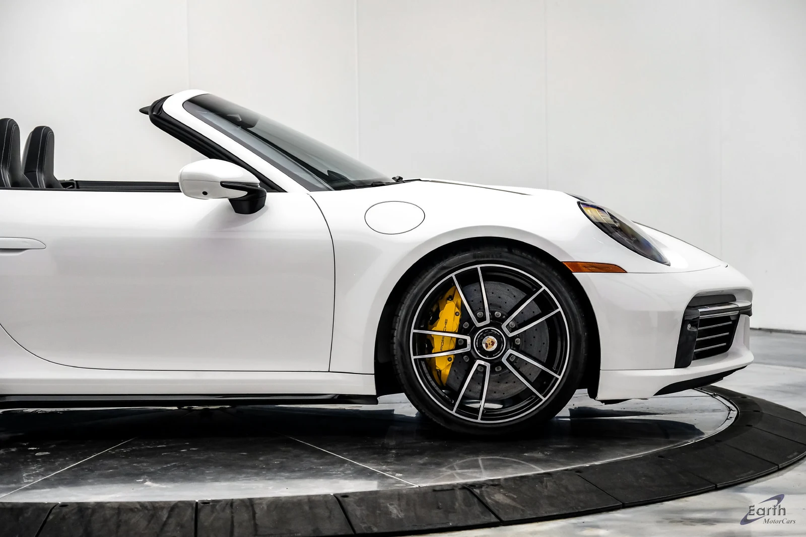 2024 Porsche 911 Turbo S Cabriolet (992.1), 24/28