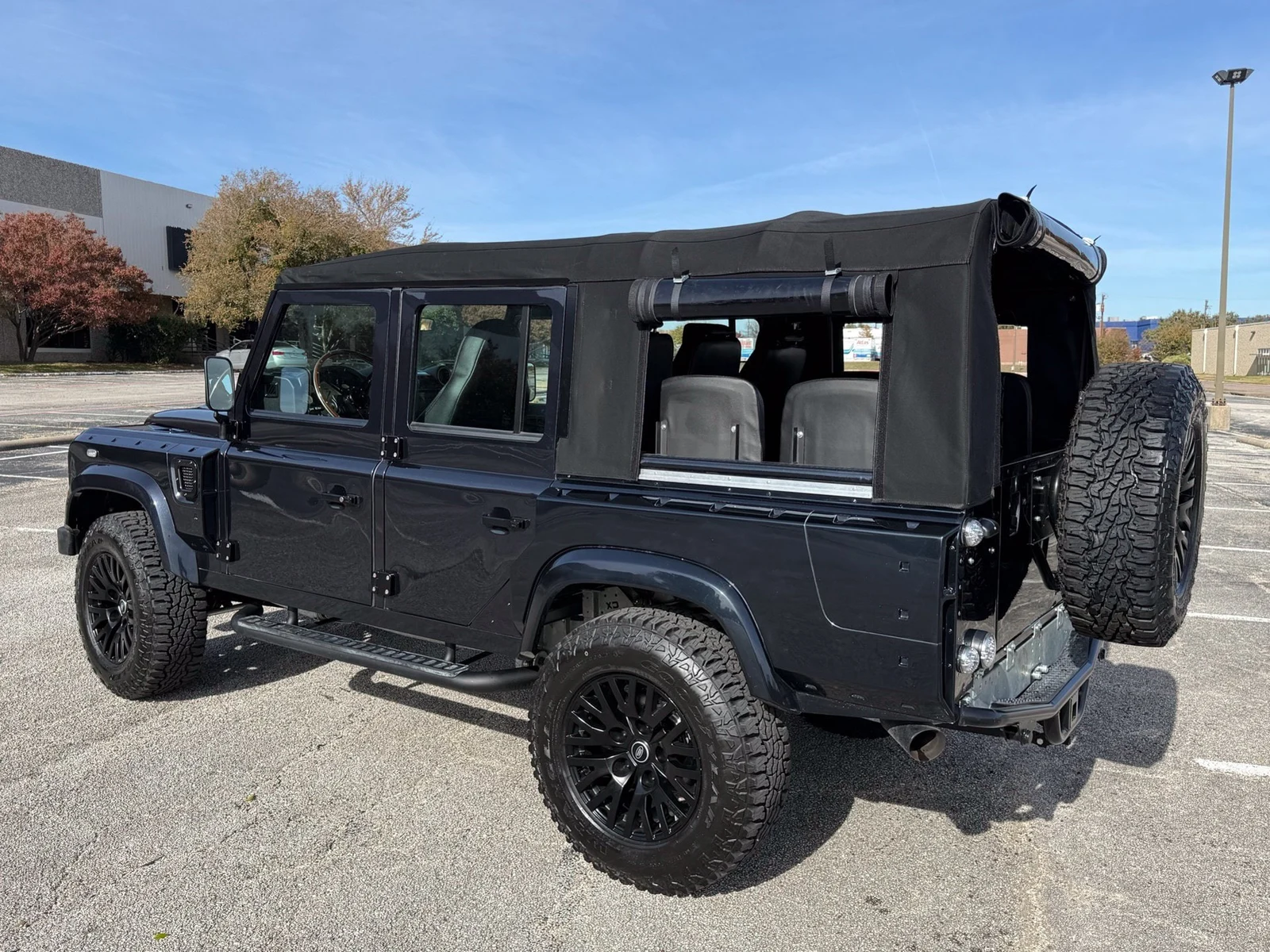 Land Rover Defender 110 Classic | Earth MotorCars