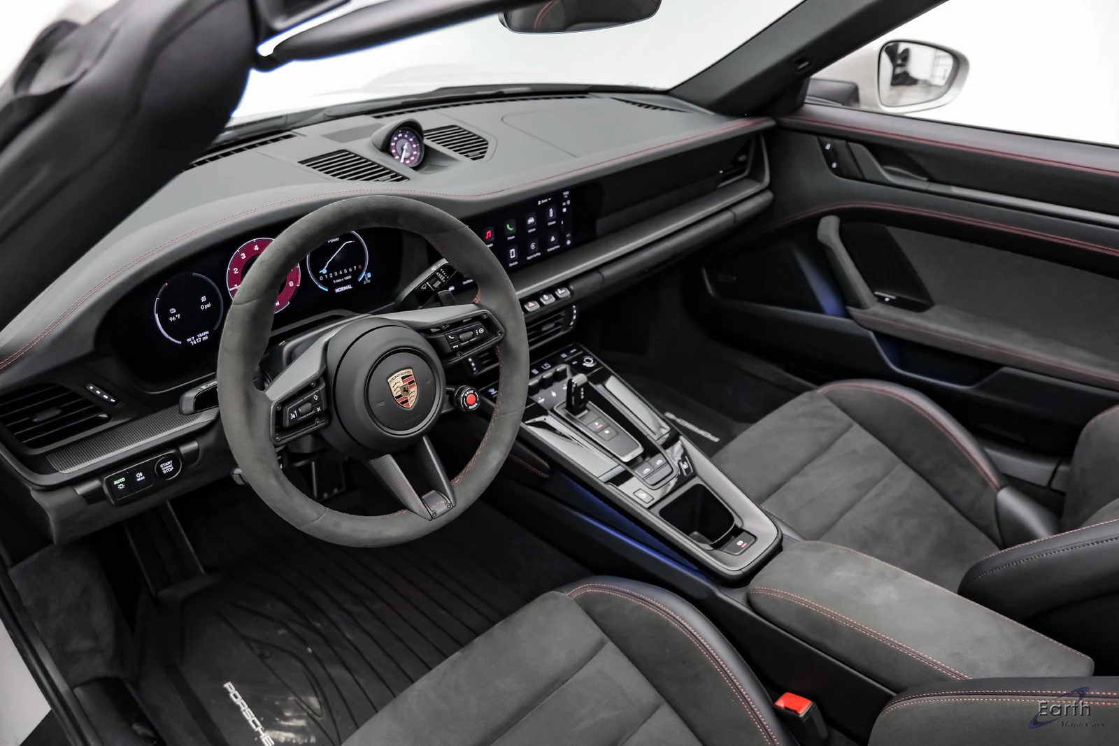 2025 Porsche 911 Targa 4 GTS (992.2), 2/27