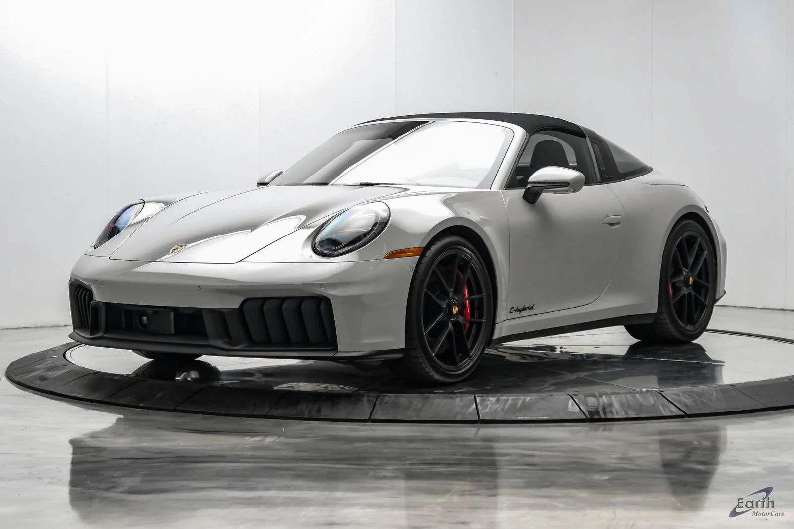 2025 Porsche 911 Targa 4 GTS (992.2), 3/27