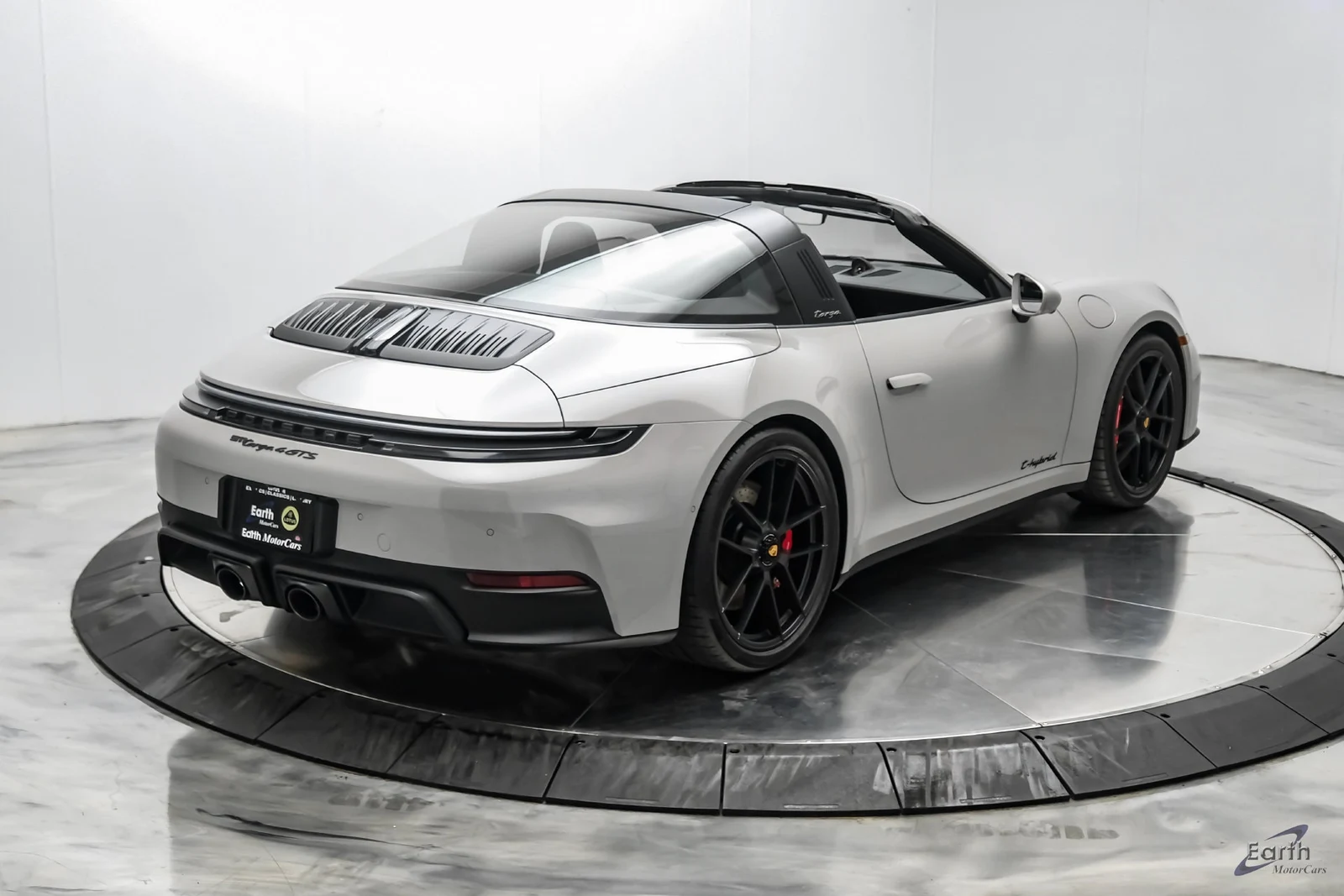 2025 Porsche 911 Targa 4 GTS (992.2), 20/27