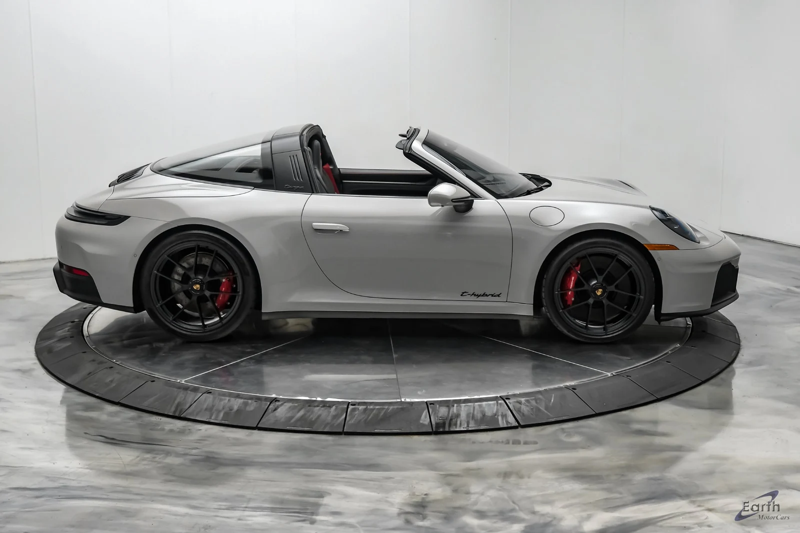 2025 Porsche 911 Targa 4 GTS (992.2), 23/27
