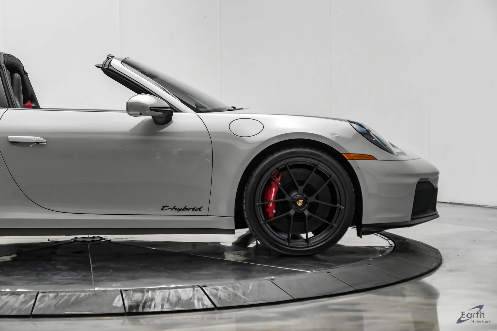 2025 Porsche 911 Targa 4 GTS (992.2), 26/27