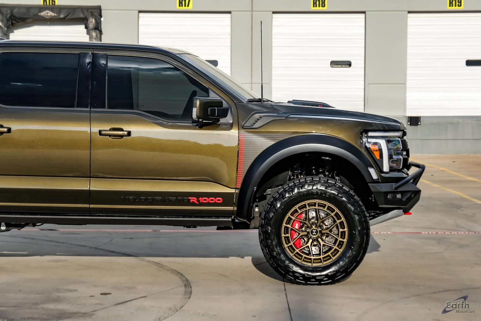 2025 Ford F-150 Raptor R, 19/28