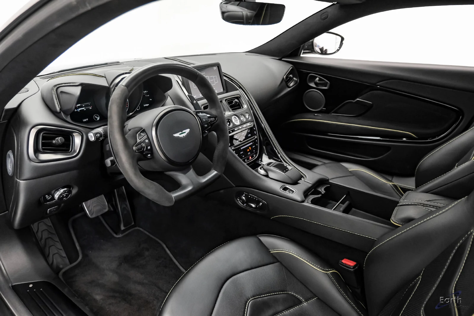 2019 Aston Martin DBS Superleggera, 2/27