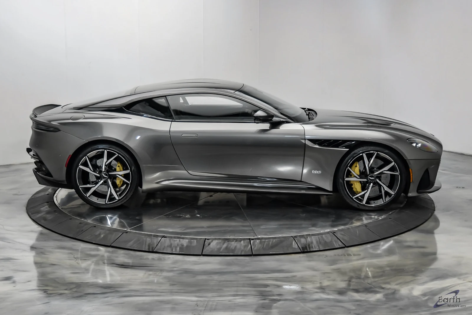 2019 Aston Martin DBS Superleggera, 19/27