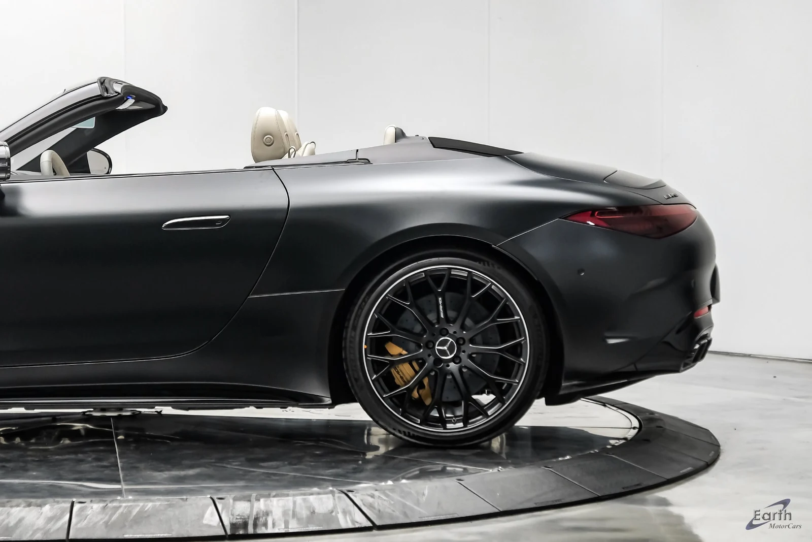 2026 Mercedes-Benz AMG SL 63 S E Performance (R232), 11/29
