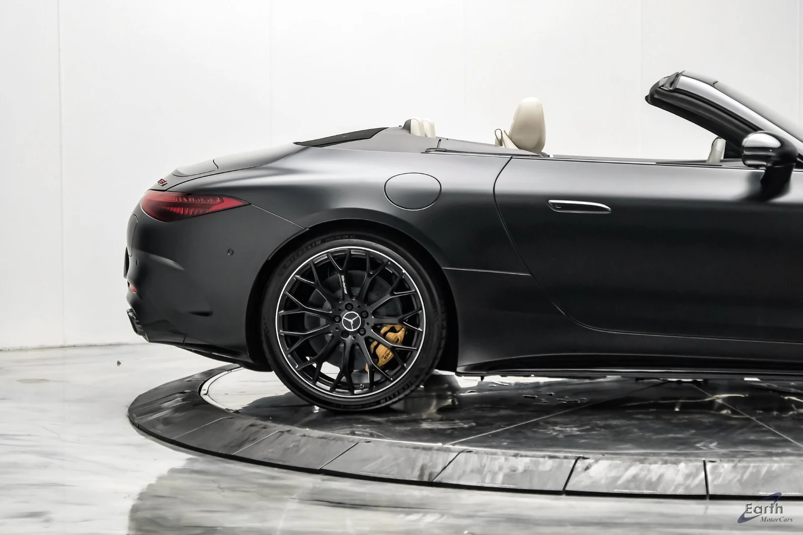 2026 Mercedes-Benz AMG SL 63 S E Performance (R232), 27/29