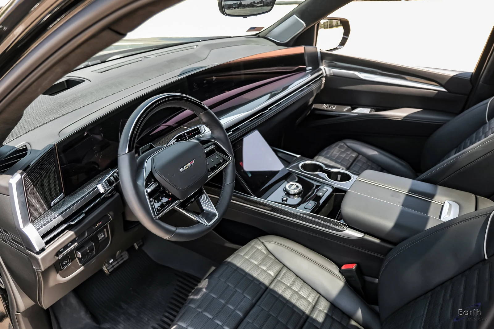 2026 Cadillac Escalade V-Series (5th Generation), 2/28