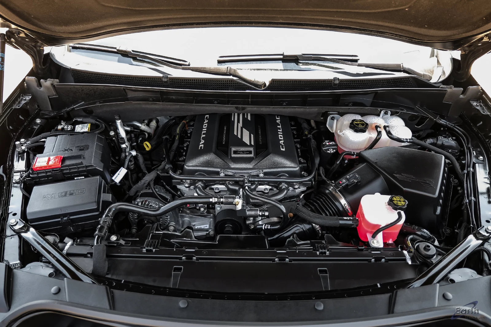 2026 Cadillac Escalade V-Series (5th Generation), 3/28
