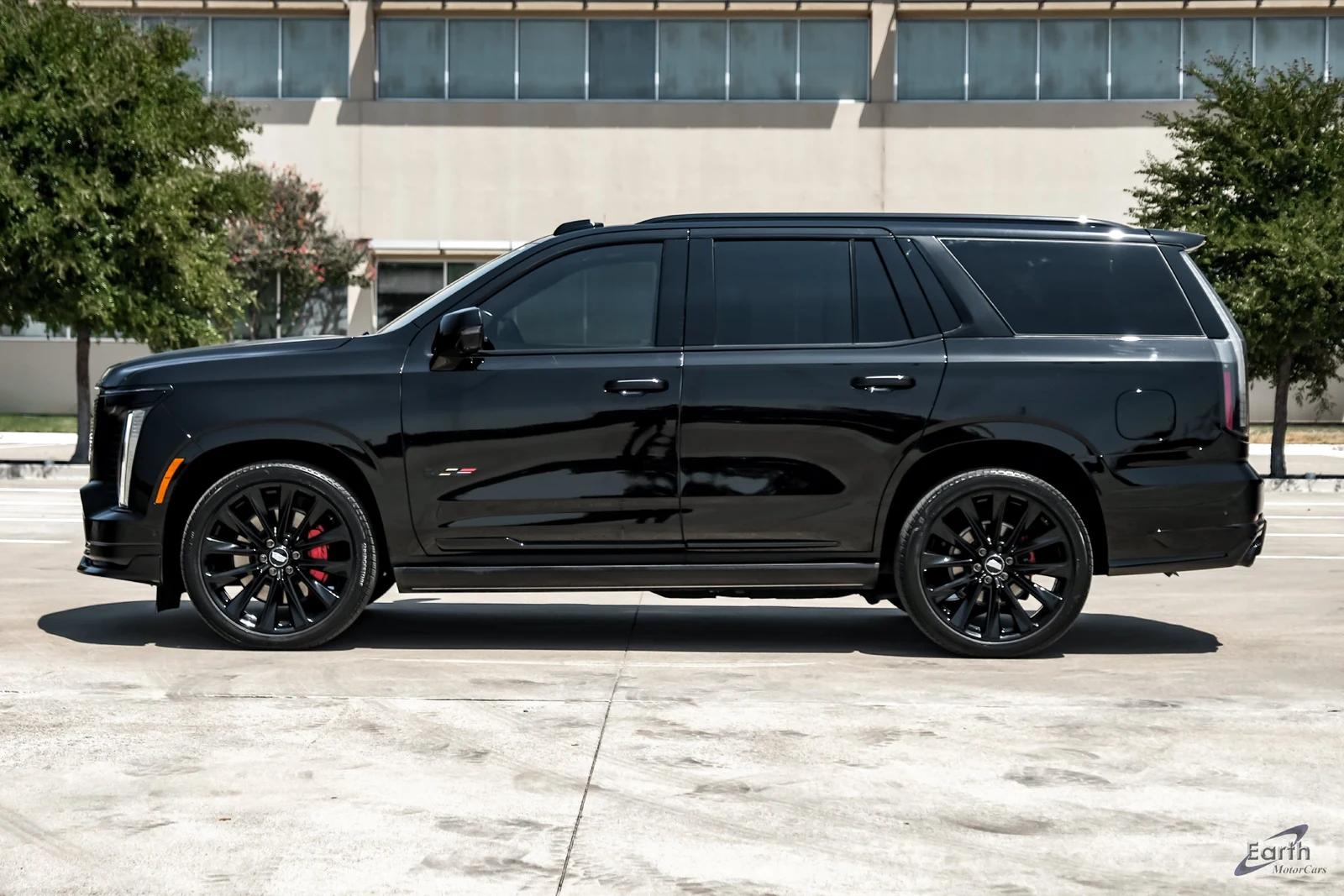 2026 Cadillac Escalade V-Series (5th Generation), 5/28