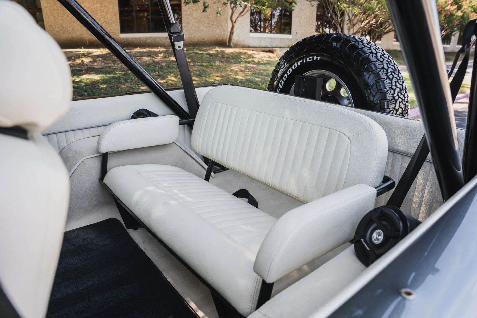 1967 Ford Bronco (1st Generation), 28/29