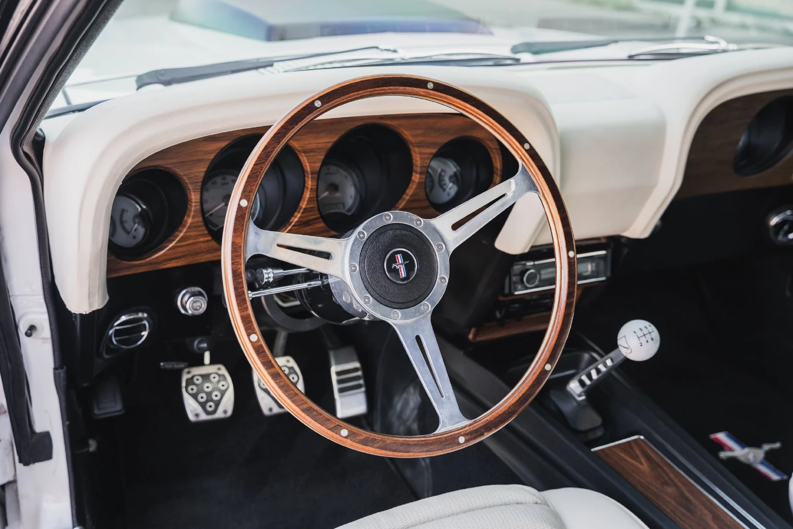 1970 Ford Mustang Restomod (1st Generation), 28/29