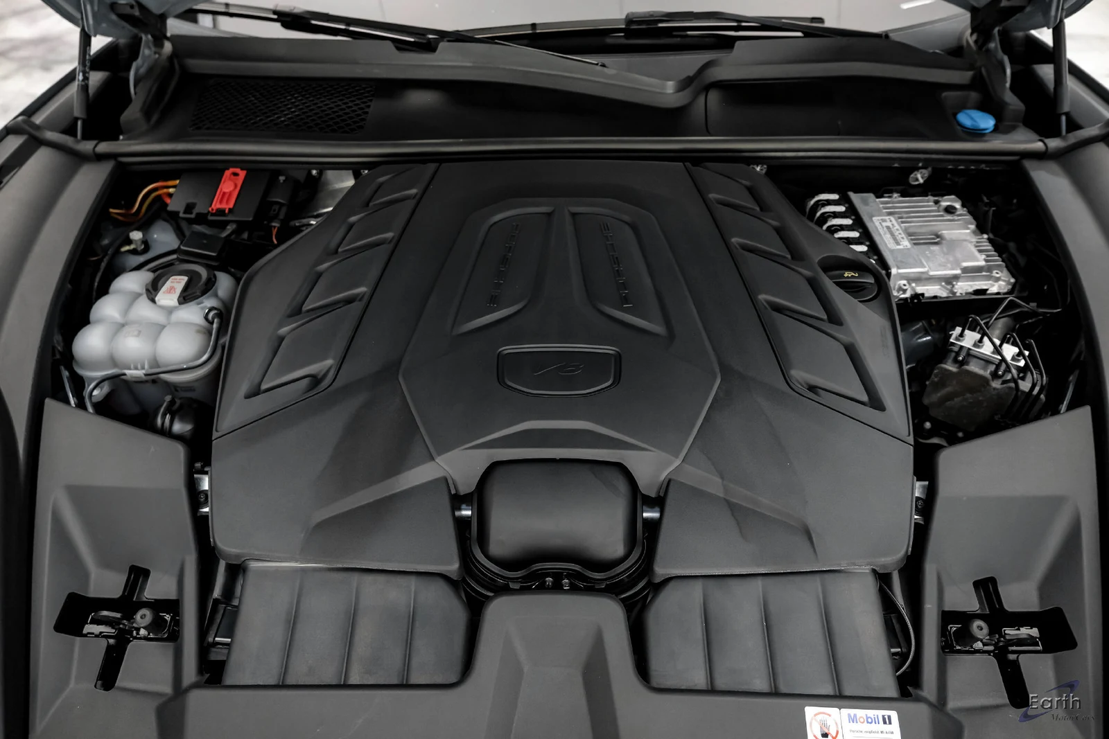 2024 Porsche Cayenne Turbo GT (3rd Generation, 2024 Update), 3/28