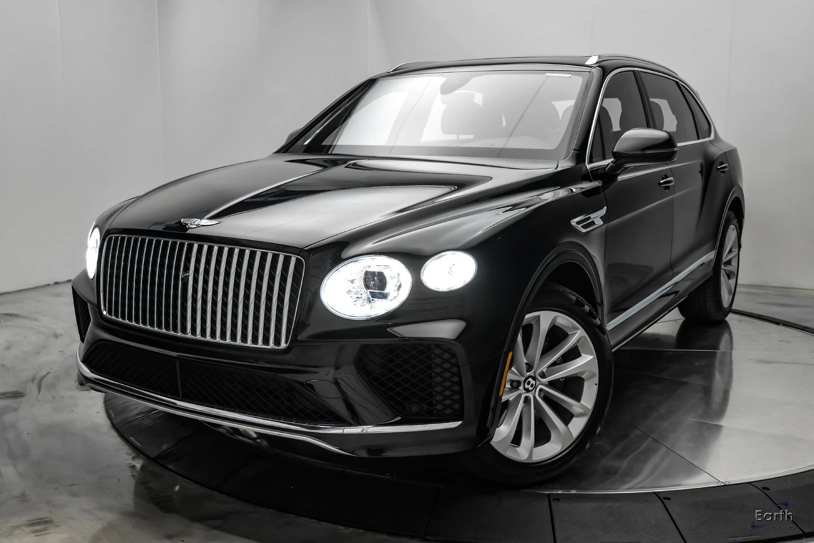 2023 Bentley Bentayga EWB V8, 4/30