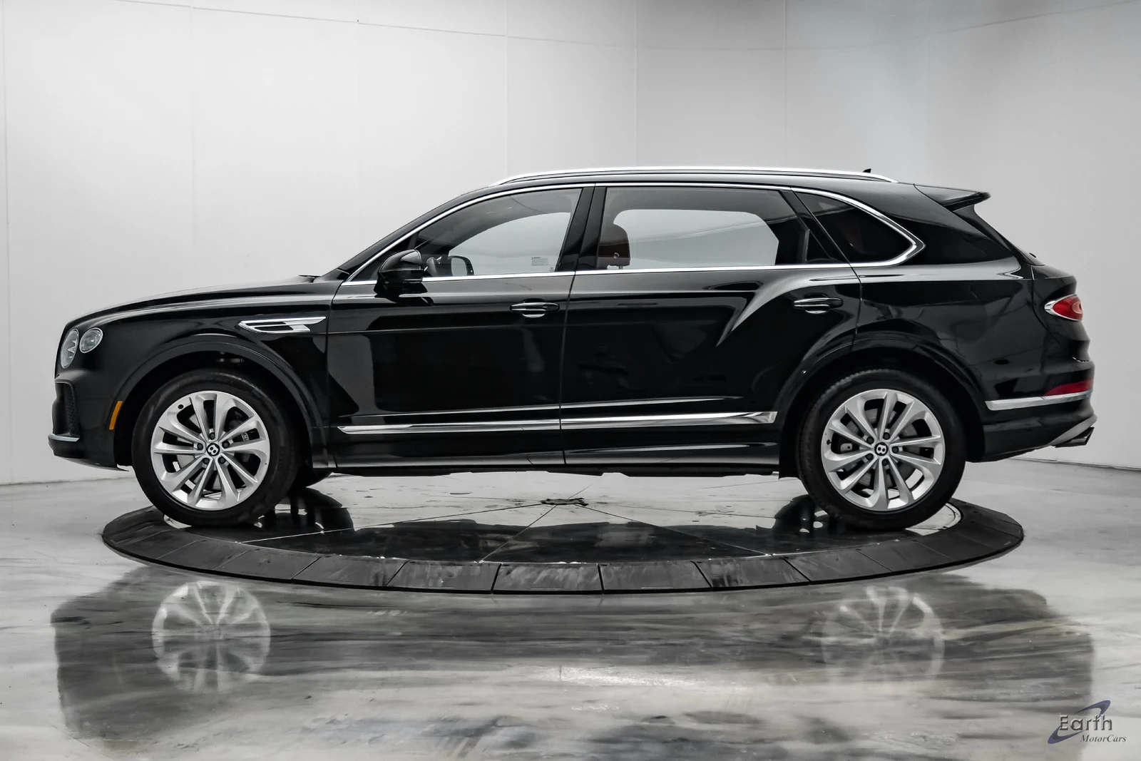 2023 Bentley Bentayga EWB V8, 5/30