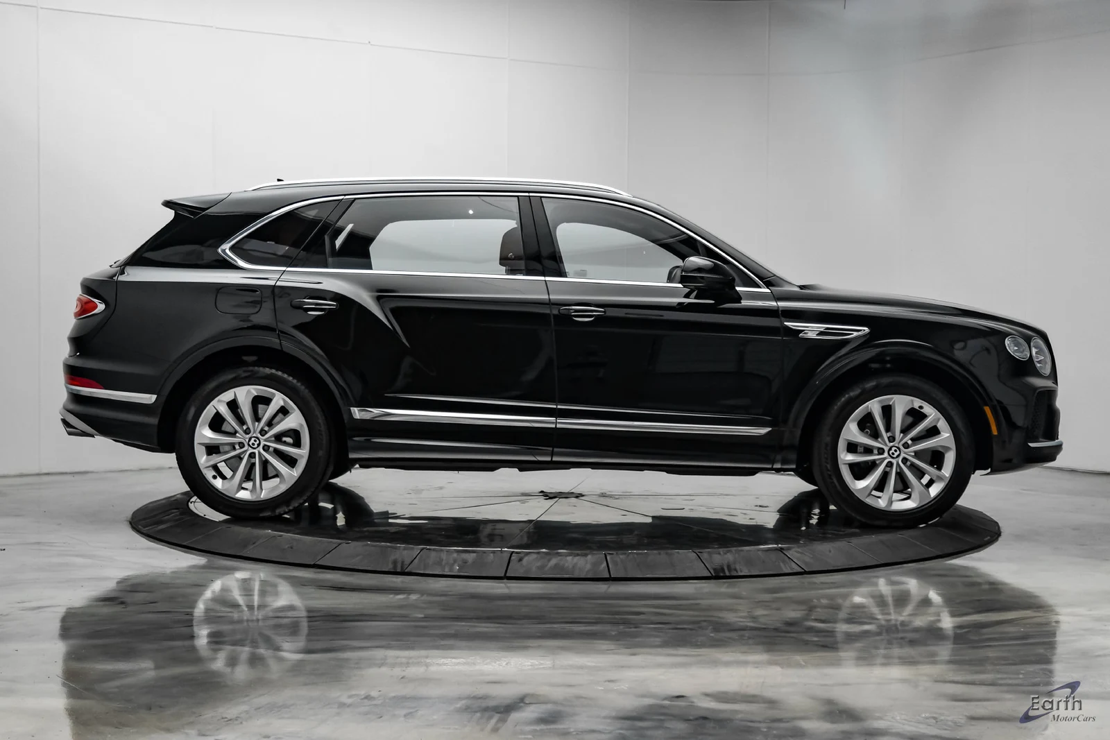 2023 Bentley Bentayga EWB V8, 17/30