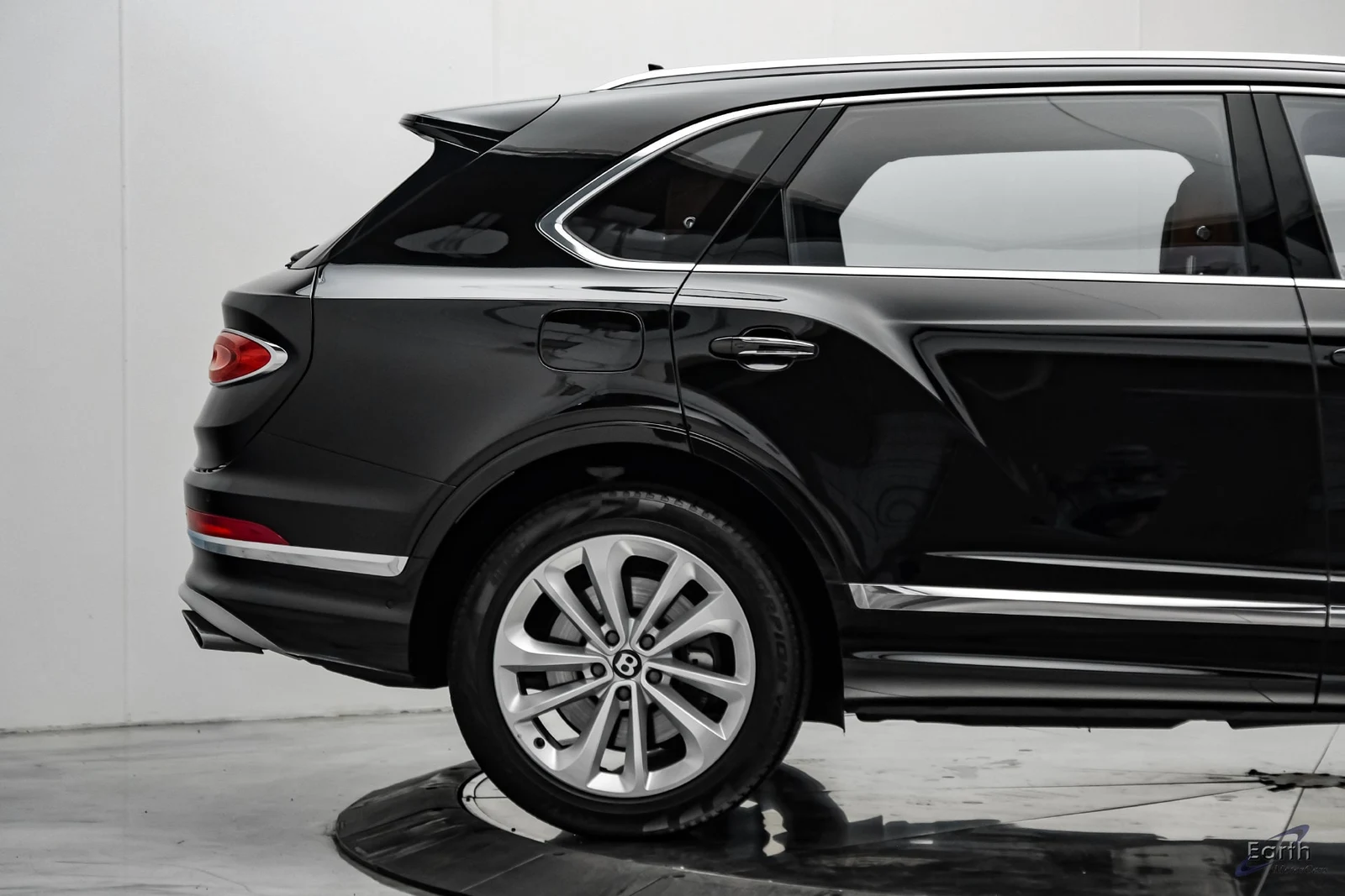 2023 Bentley Bentayga EWB V8, 18/30