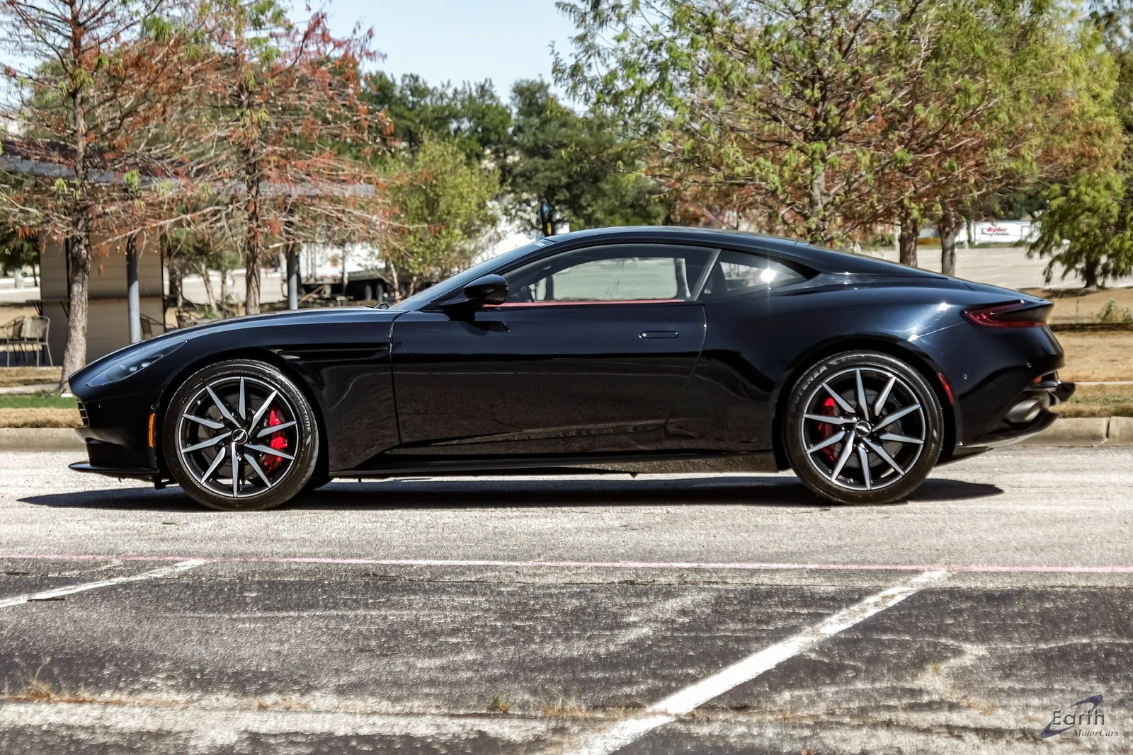 2021 Aston Martin DB11 V8, 7/27