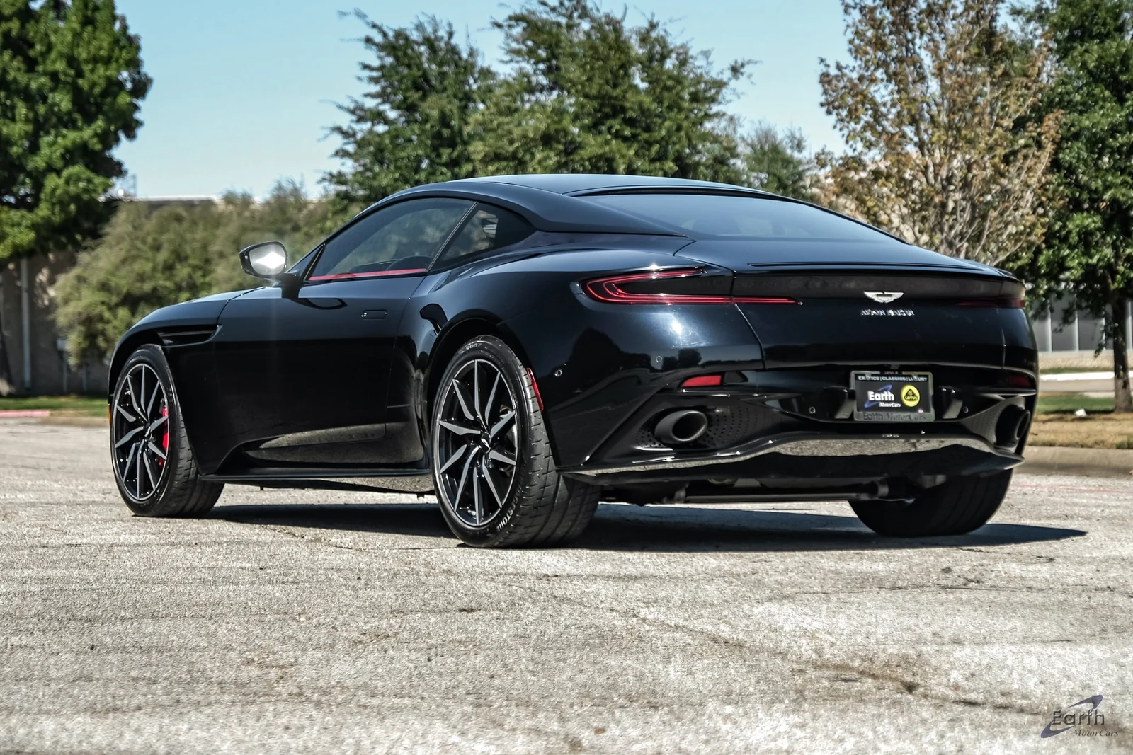 2021 Aston Martin DB11 V8, 11/27