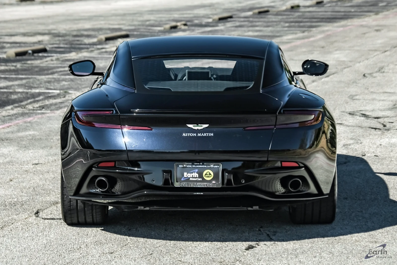 2021 Aston Martin DB11 V8, 13/27