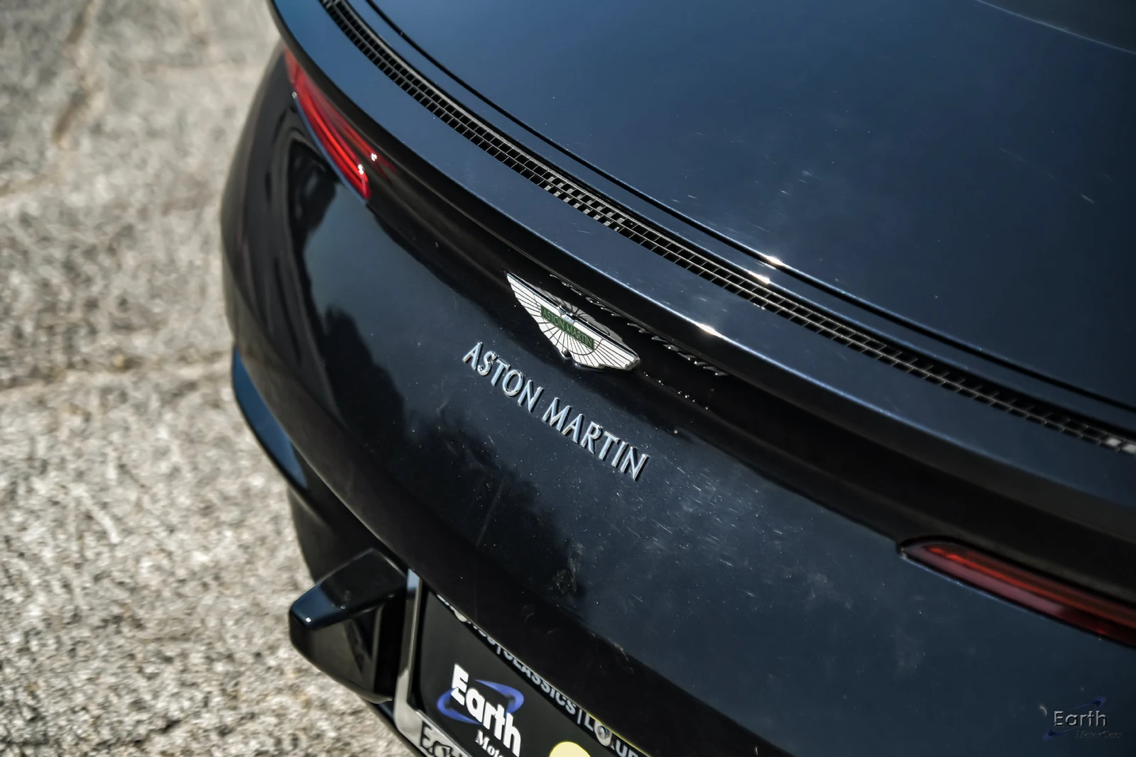 2021 Aston Martin DB11 V8, 15/27