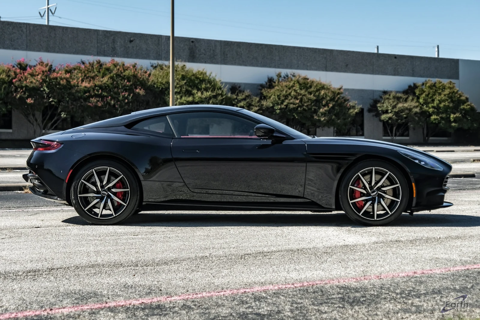 2021 Aston Martin DB11 V8, 19/27
