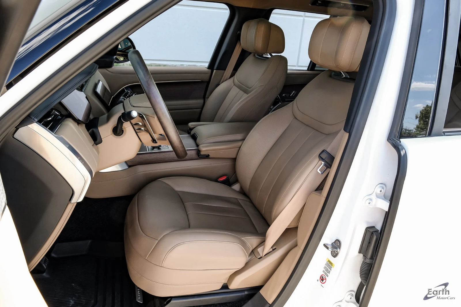 2025 Land Rover Range Rover Autobiography (L460), 27/28