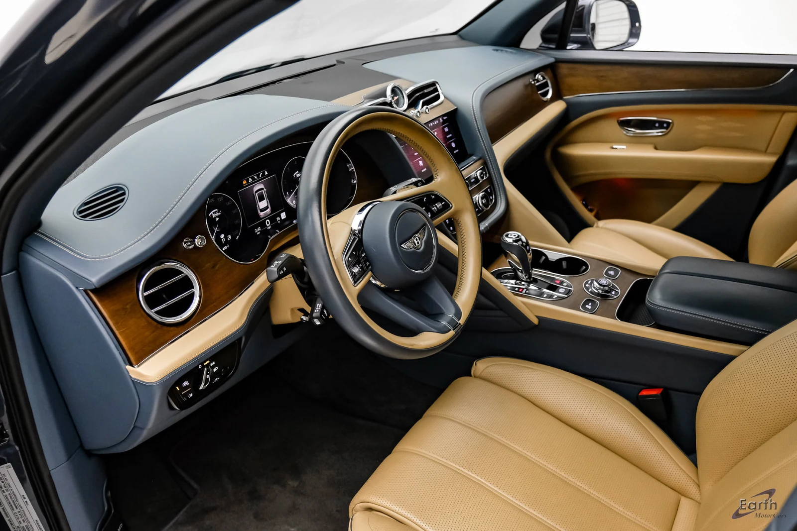 2023 Bentley Bentayga EWB V8, 2/28