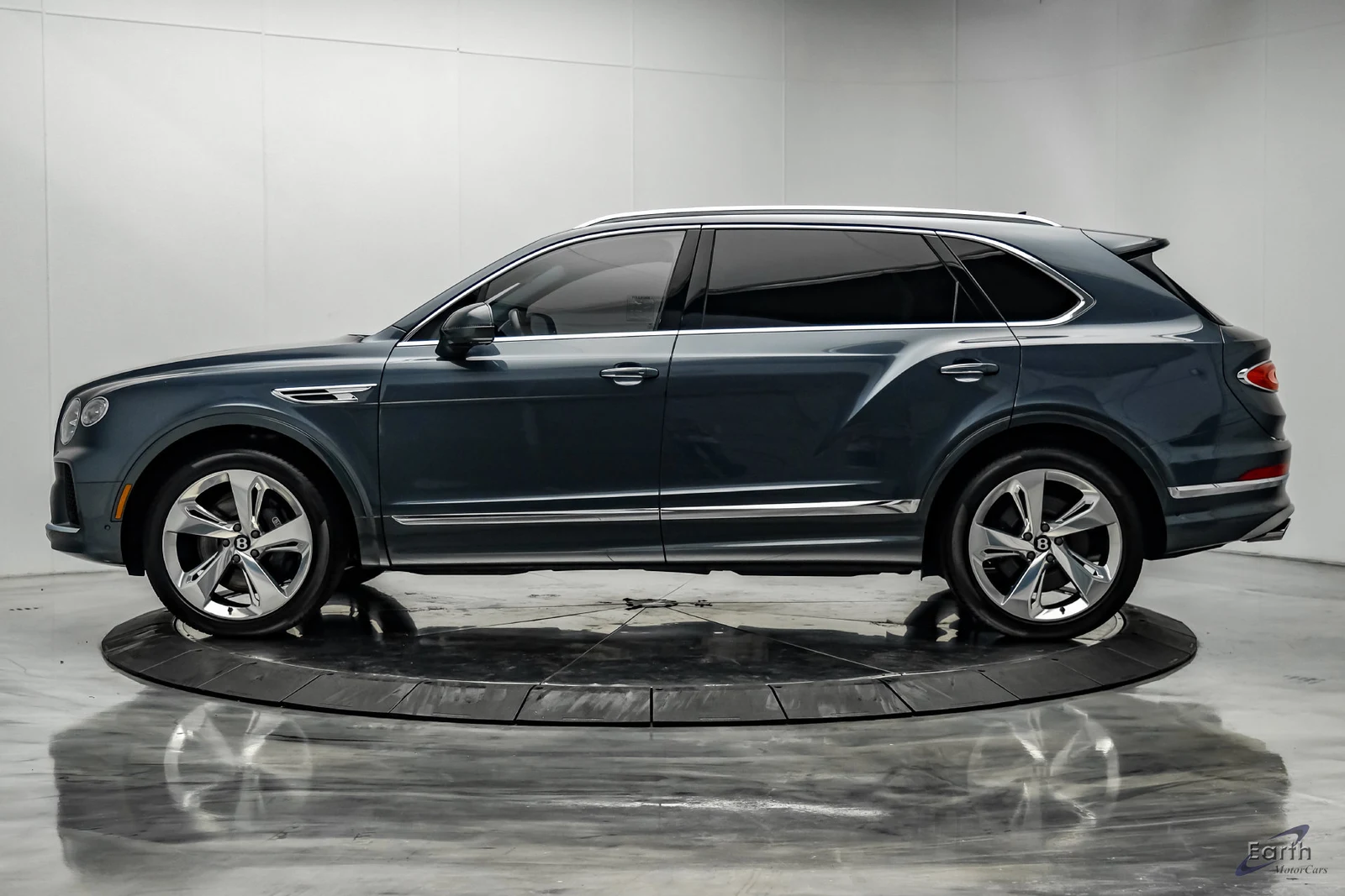 2023 Bentley Bentayga EWB V8, 5/28