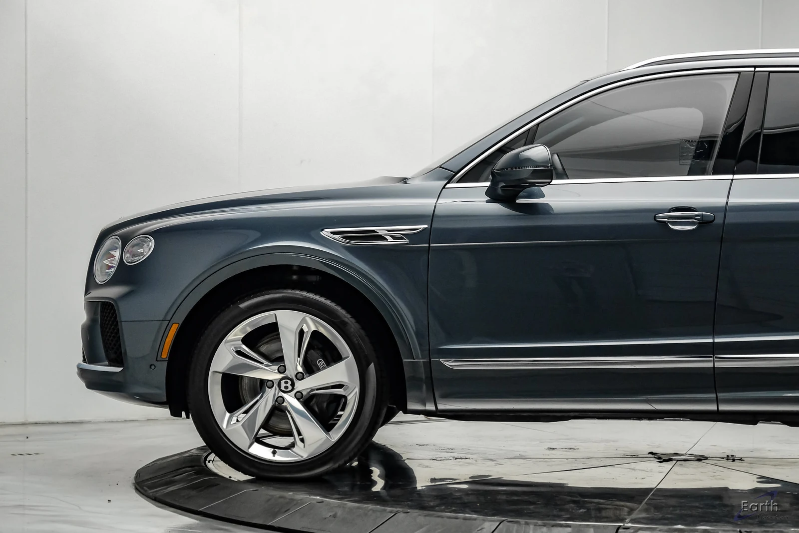 2023 Bentley Bentayga EWB V8, 6/28