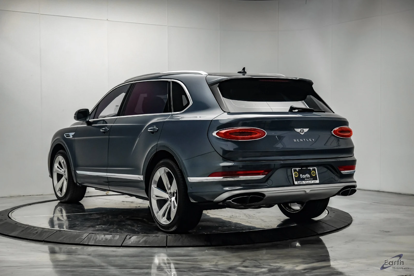 2023 Bentley Bentayga EWB V8, 8/28