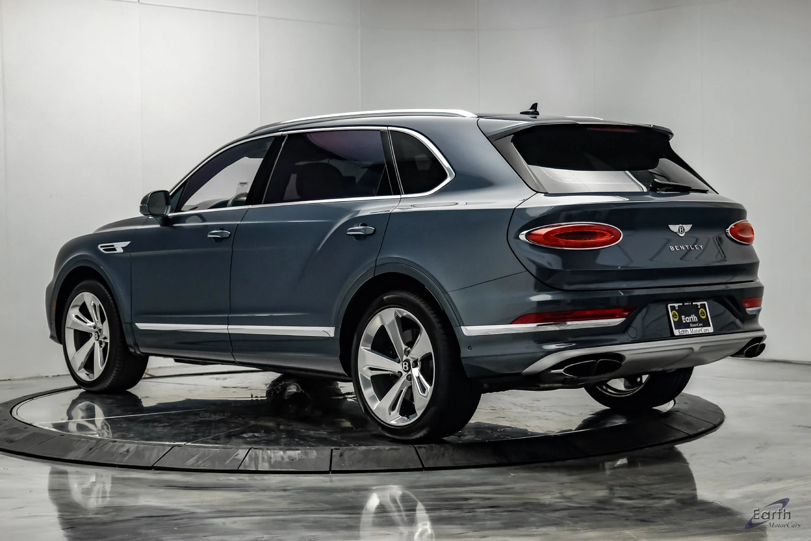 2023 Bentley Bentayga EWB V8, 9/28