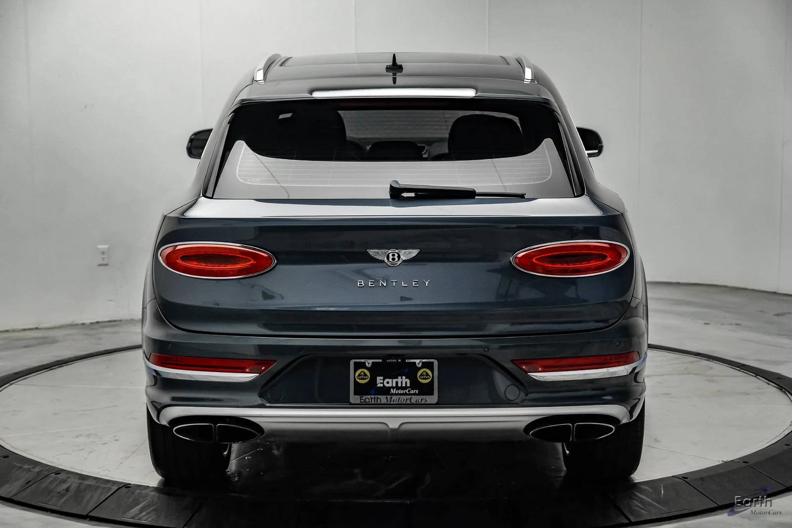 2023 Bentley Bentayga EWB V8, 11/28