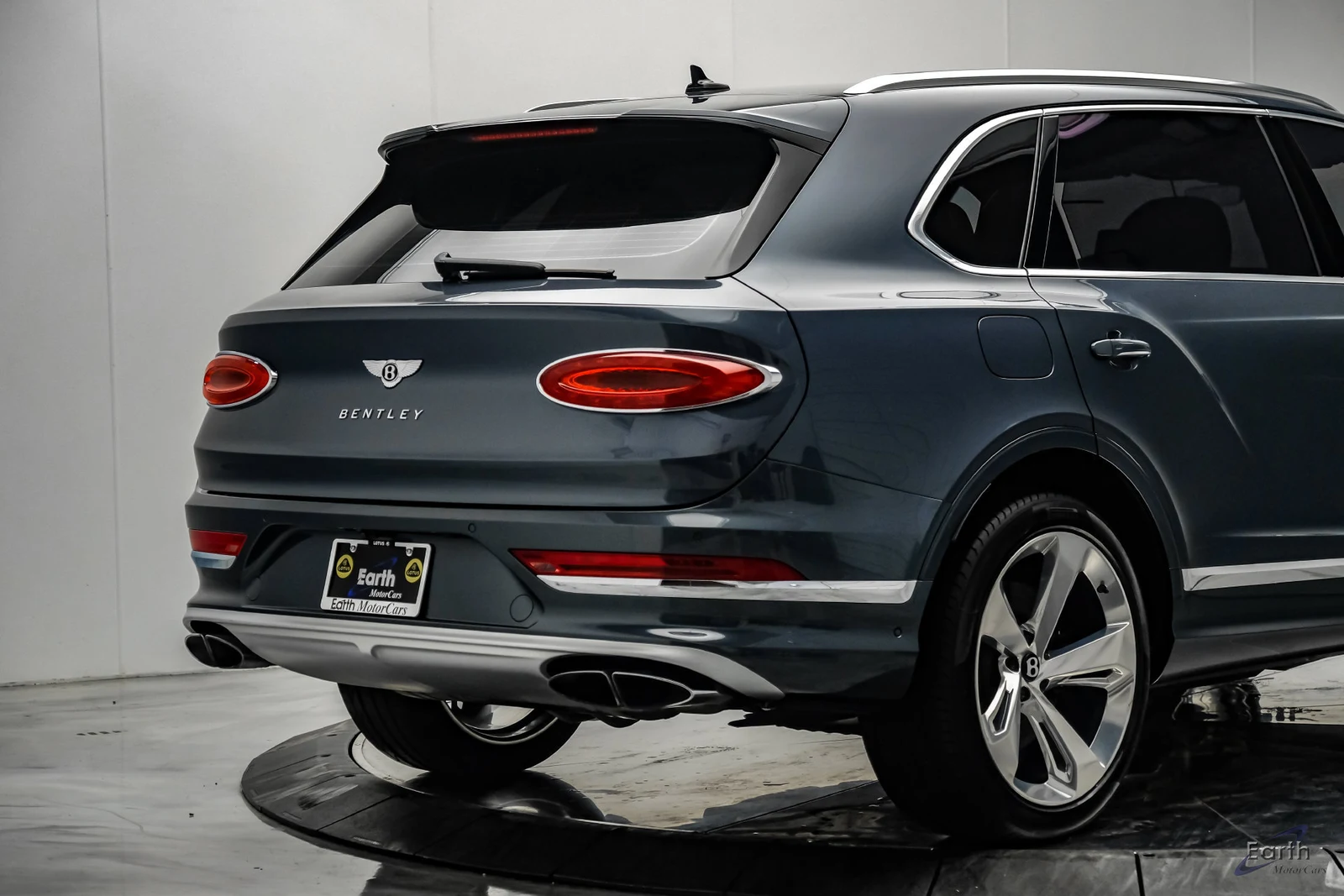 2023 Bentley Bentayga EWB V8, 15/28