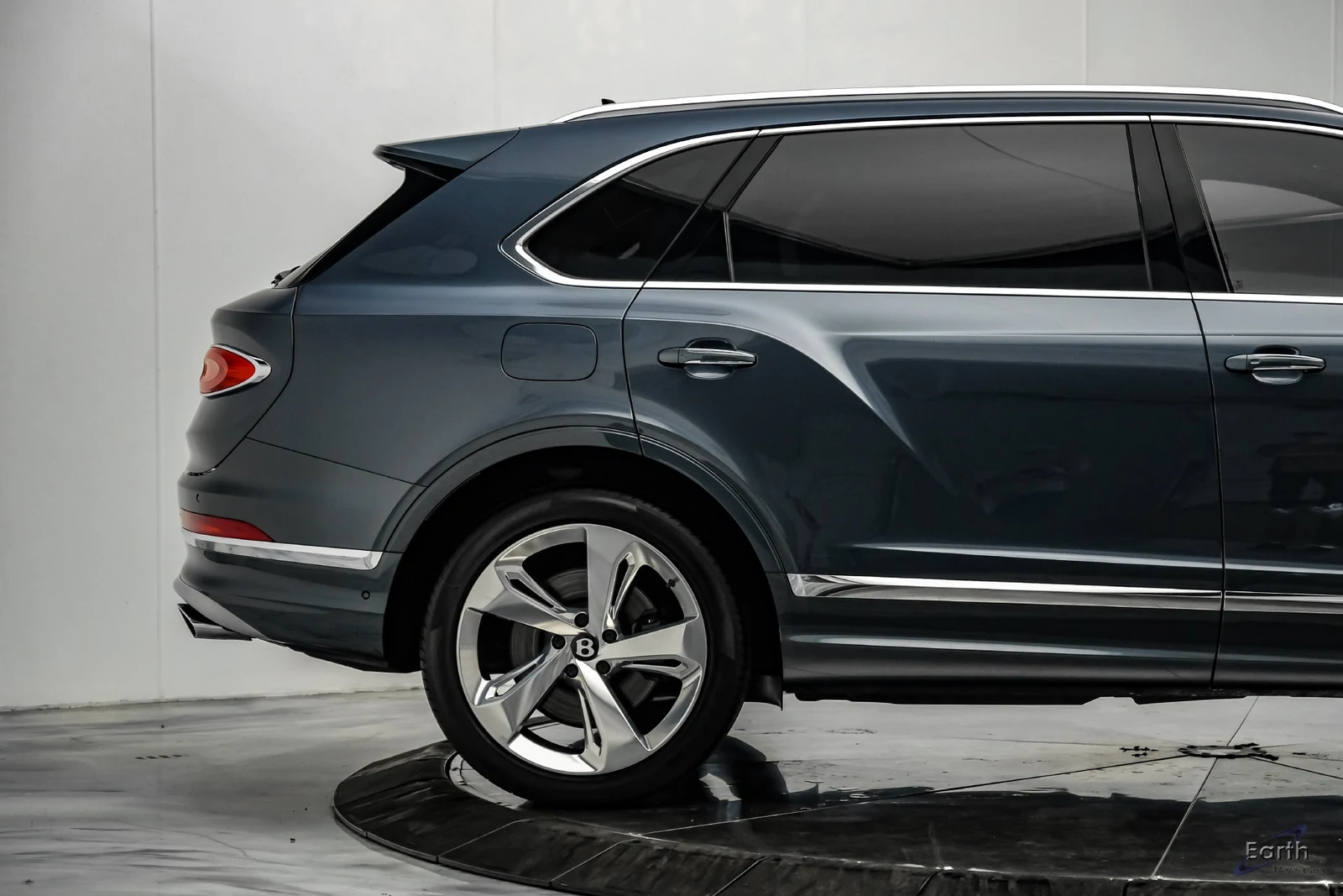 2023 Bentley Bentayga EWB V8, 18/28