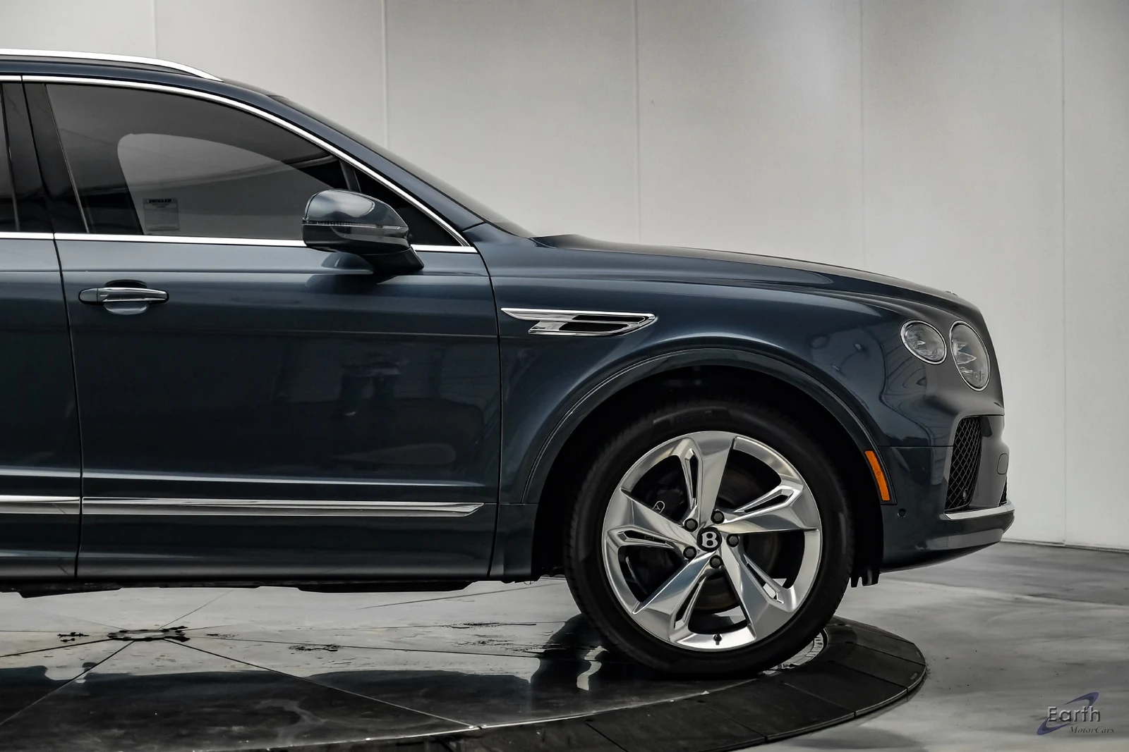 2023 Bentley Bentayga EWB V8, 19/28